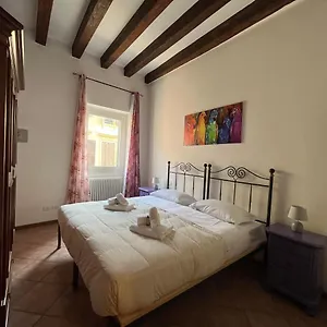  Apartamento Residenza Montecchi Italia